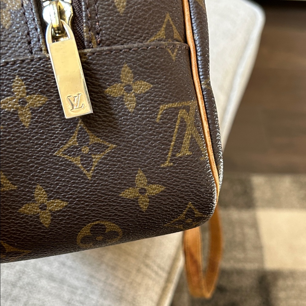 Louis Vuitton Monogram Bag in Brown and Tan - Picture 13 of 17
